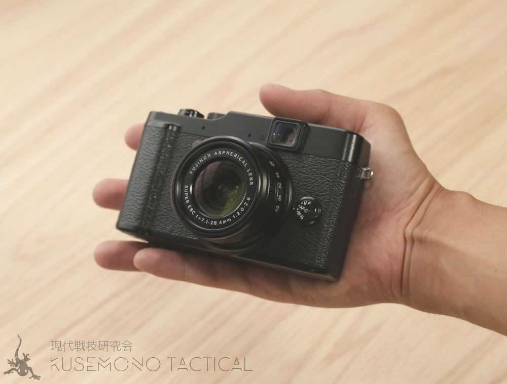 FUJIFILM X10 富士フィルム コンパクトデジタルカメラ ズームレンズ ...